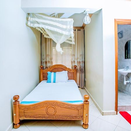 كامبالا Harts Motel المظهر الخارجي الصورة