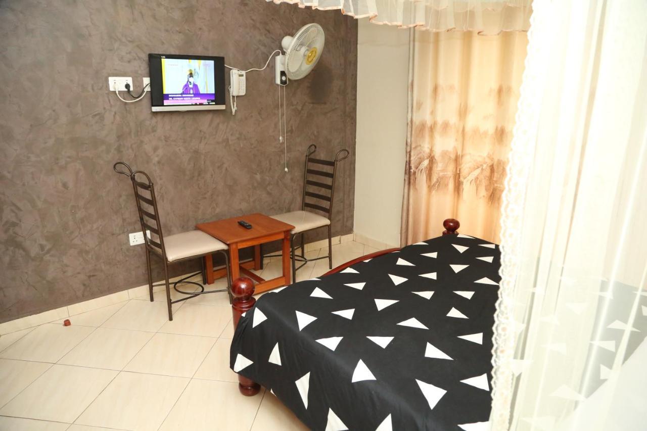 كامبالا Harts Motel المظهر الخارجي الصورة